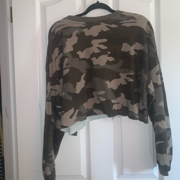 🔵Garage army print crop top - Picture 2 of 3